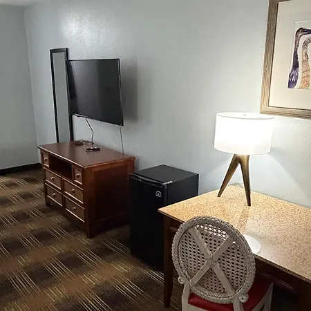 Trident Inn & Suites New Orleans-2